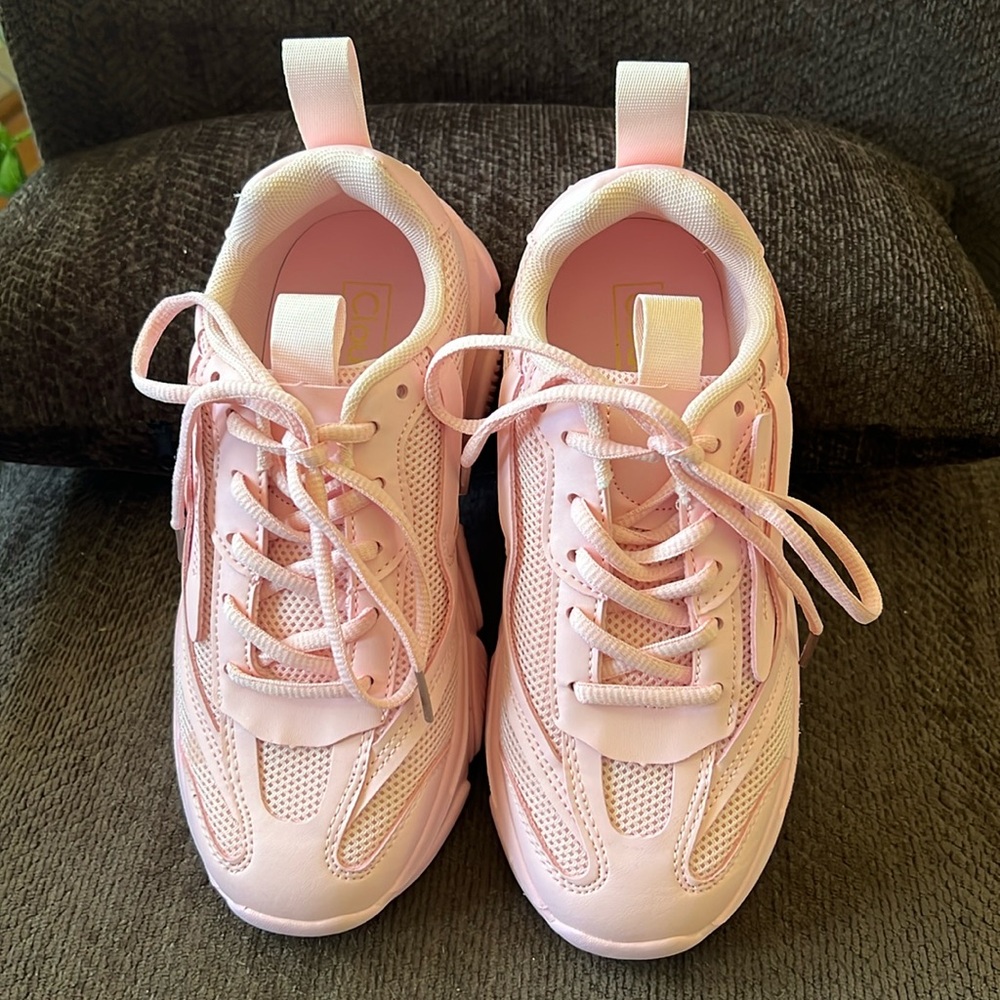 Cloud Air Sneakers